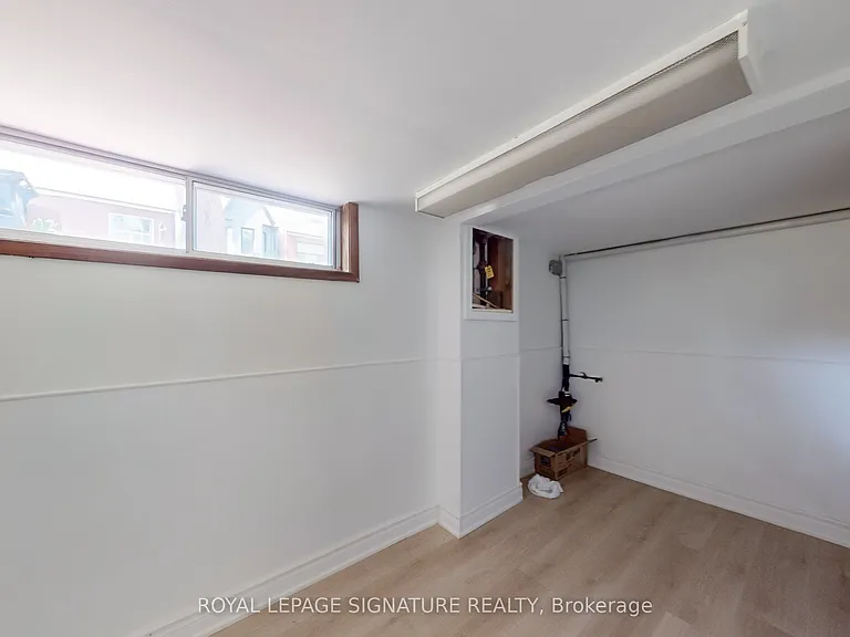 247 Palmerston Ave #LOWER — Photo 6
