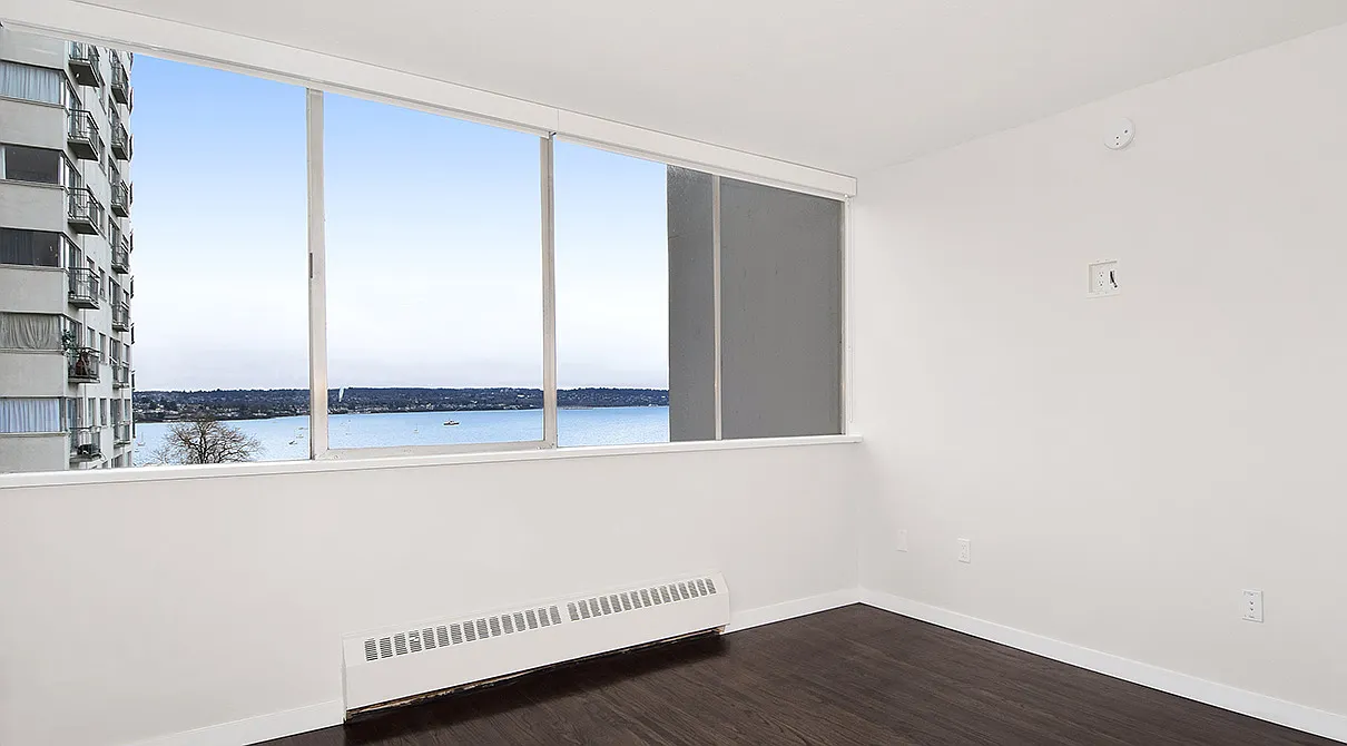 English Bay Tower — Photo 2