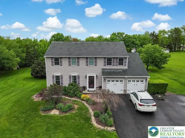 2423 Seipstown Rd, Fogelsville, PA 18051