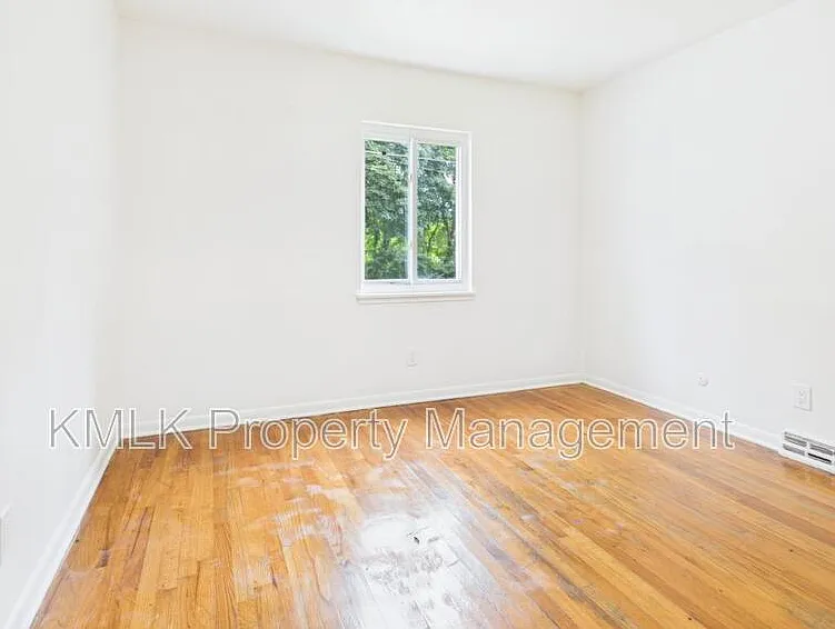 1622 Merrill Ave — Photo 14