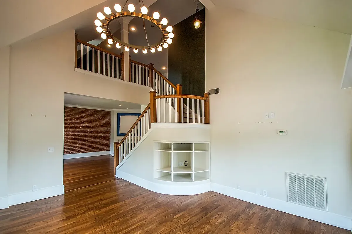 Building Photo - 3803 W End Ave #6