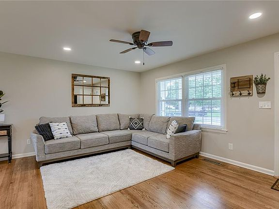 2nd image of 10009 W 88th Ter