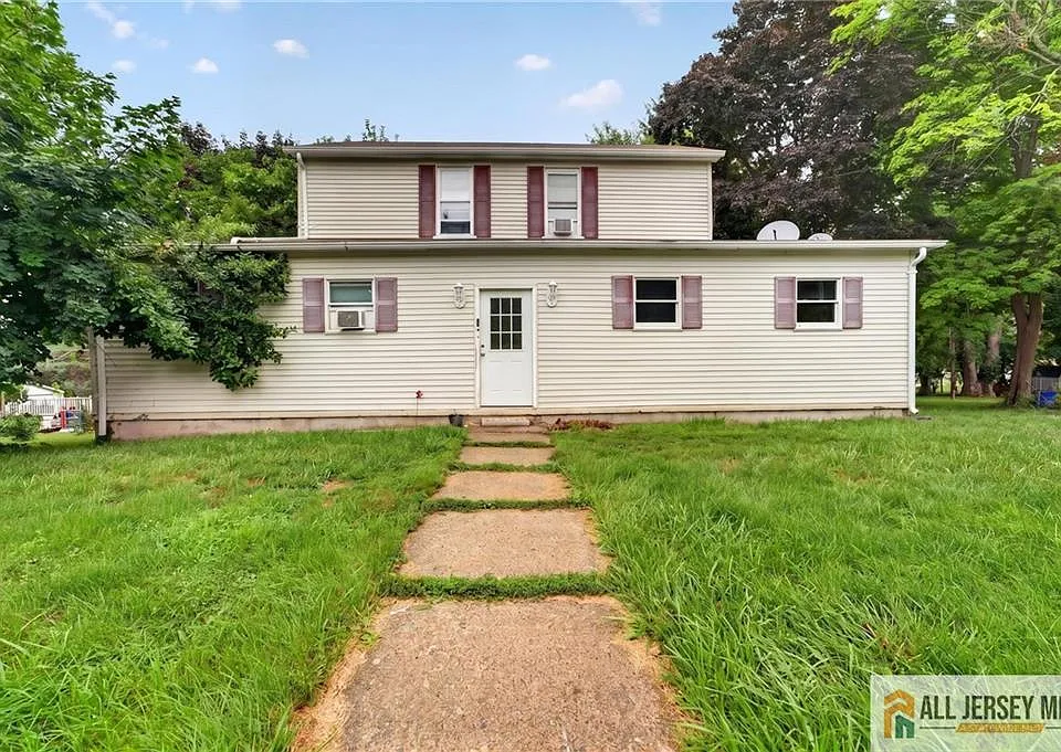62 Washburn Ave #2