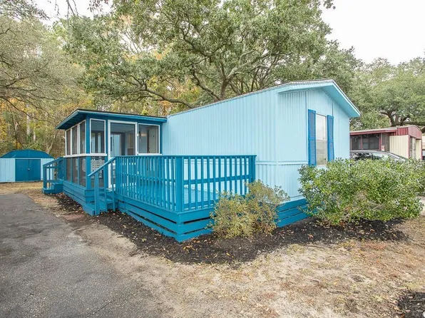 34 Burr Circle, Murrells Inlet, SC 29576