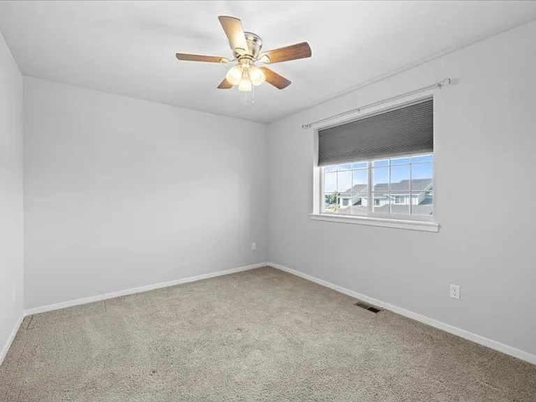 5329 Remington Dr — Photo 13