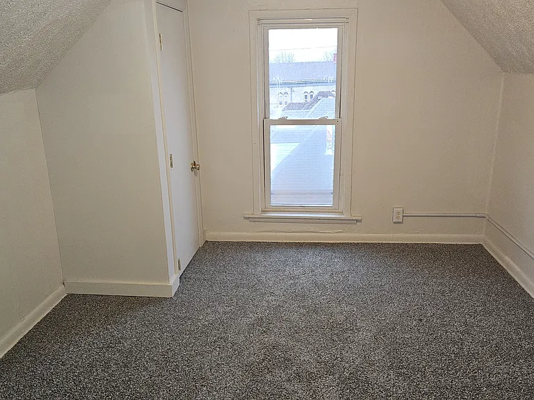512 Main St #3 — Photo 4