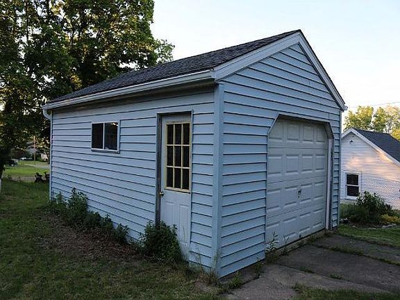 5th image of 354 Central Ave