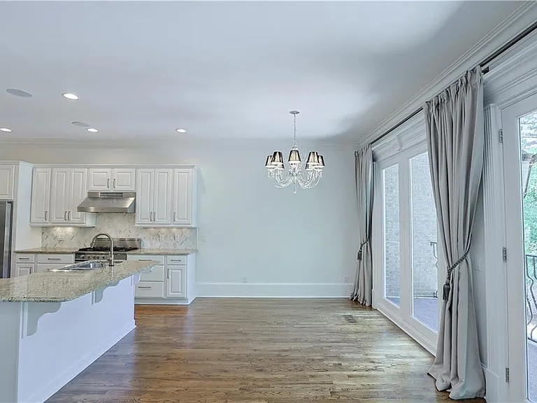 1296 Lenox Park Blvd — Photo 33