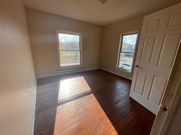 4th image of 28 South Ave #3