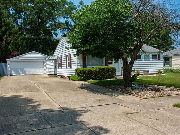 2nd image of 615 Manchester Dr