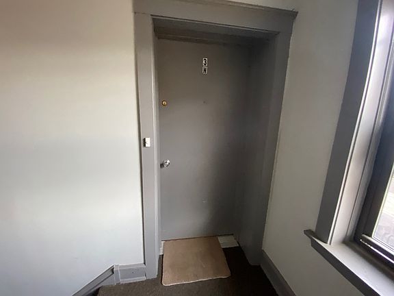 2nd image of 4753 N Talman Ave APT 3n