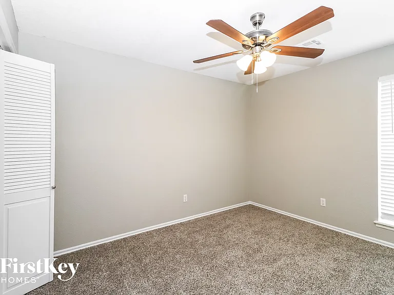 800 Adams Trl — Photo 11