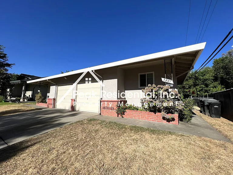 5807 Woodleigh Dr — Photo 3