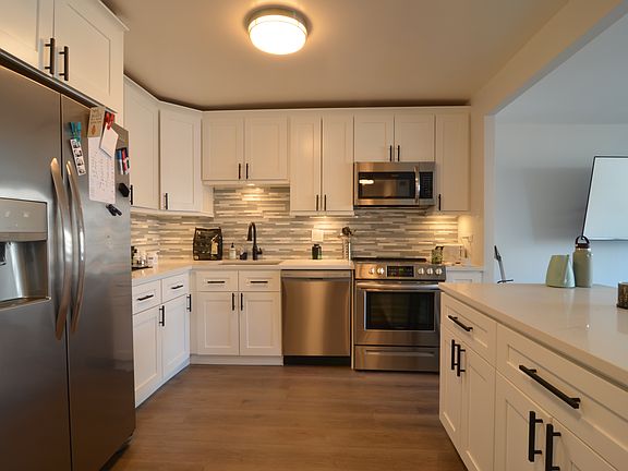 2nd image of 211 E Ohio St APT 2304