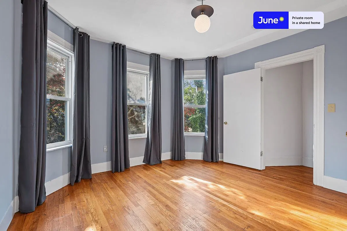 Full bedroom in 3 bed/2 bath home in Brighton #445 C — Photo 4