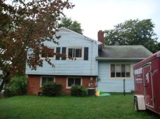 13722 Knowles St, Woodbridge, VA 22191