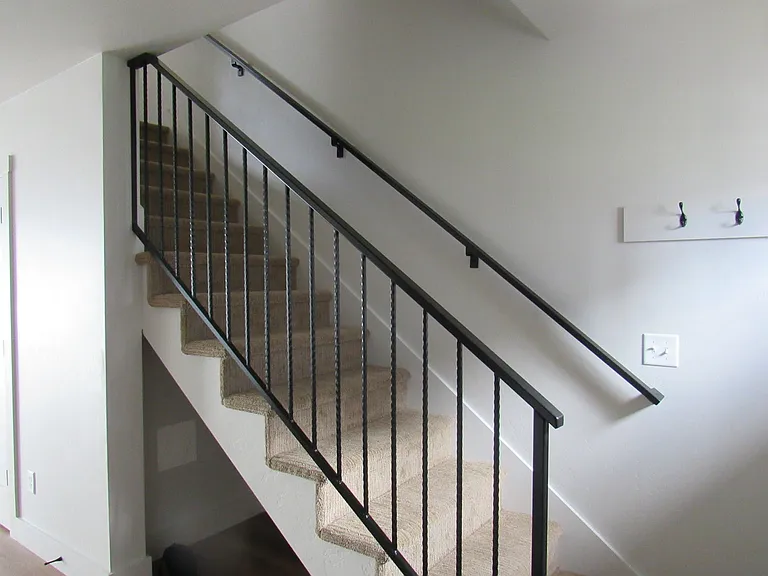 25 Appleway Dr #2 — Photo 2