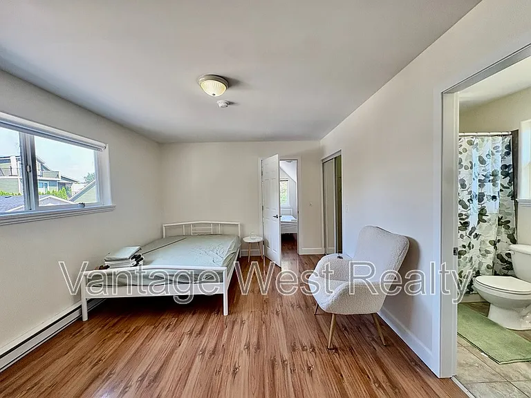 578B Cadder Ave — Photo 9