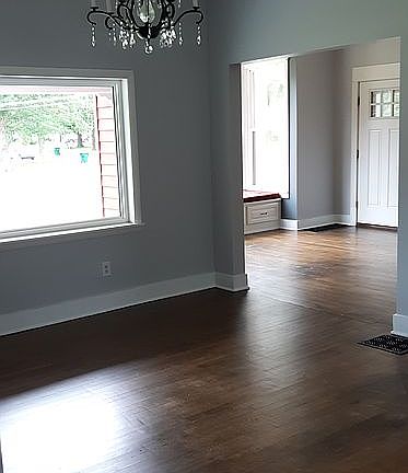 5th image of 704 Iowa Ave