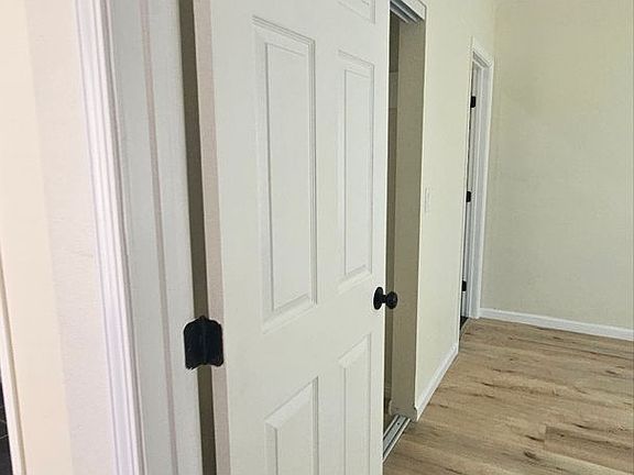 4th image of 652 E 55th St #55652