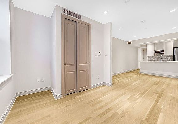 3rd image of 405 E 78th St APT 1C