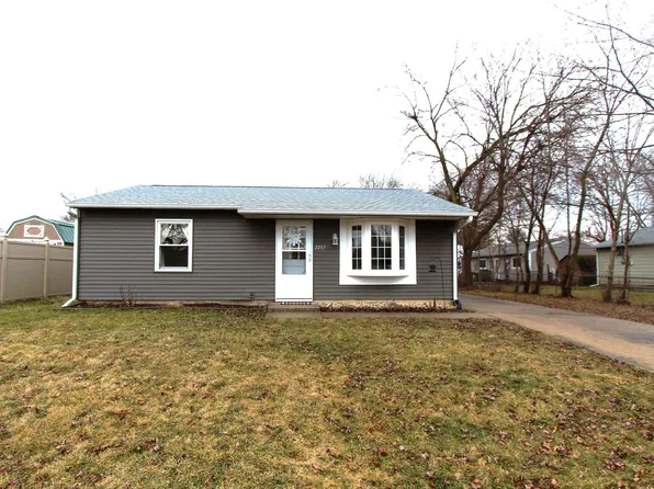 2207 Heatherfield Dr, Lafayette, IN 47909