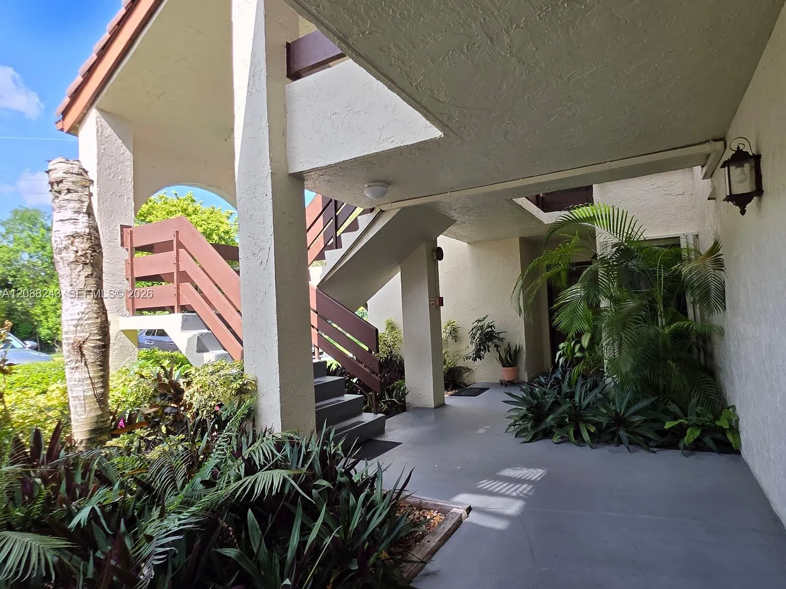 Kenland Bend South Condo — Photo 2