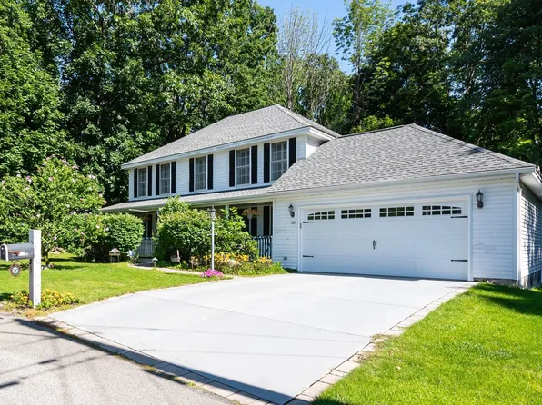 55 Green Meadow Lane, Manchester, NH 03109