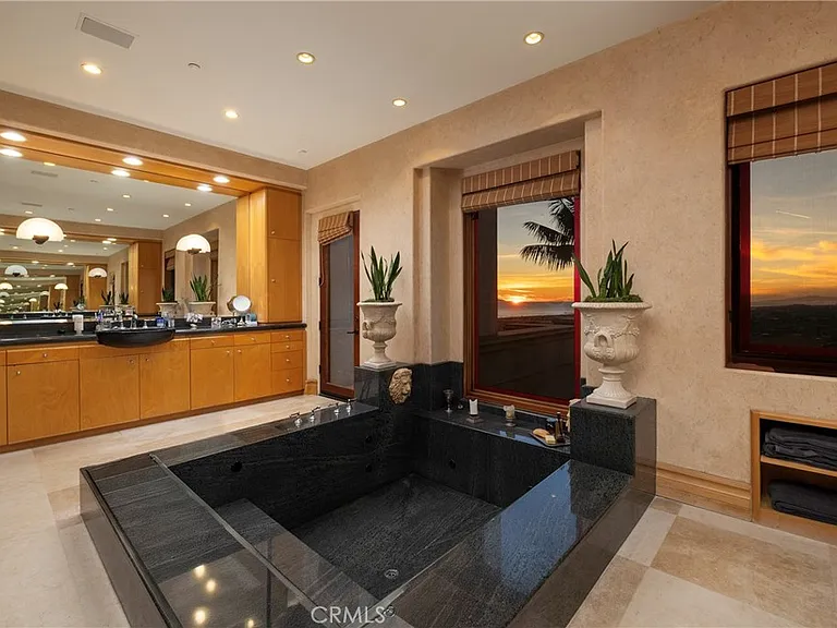5 Pelican Hill Cir — Photo 28