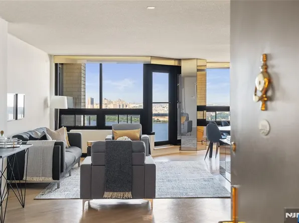 800 Palisade Ave APT 2009, Fort Lee, NJ 07024
