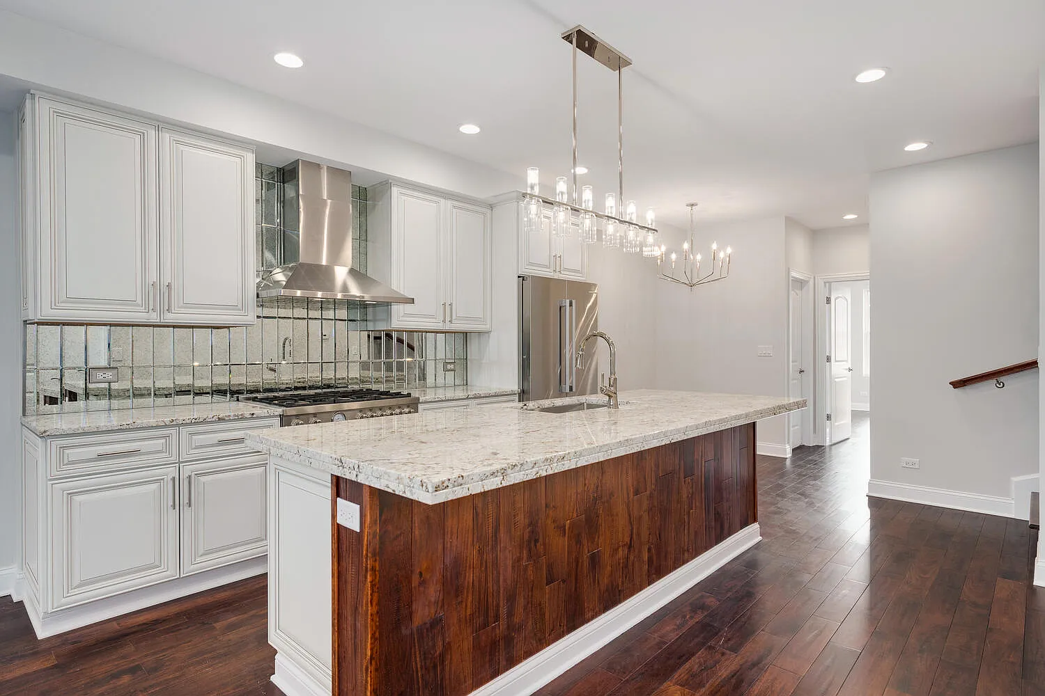 3 bed, 3.5 bath, 2000 sqft, $4,200 — Photo 3
