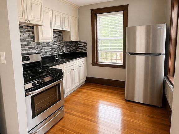 5th image of 182 Lafayette St #9
