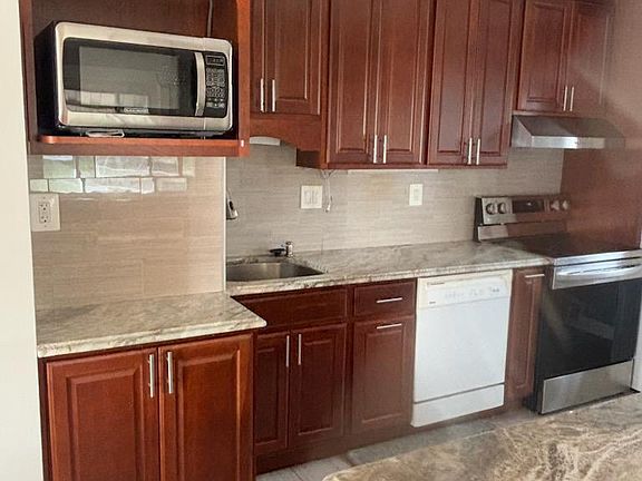 2nd image of 7602 Heritage Dr