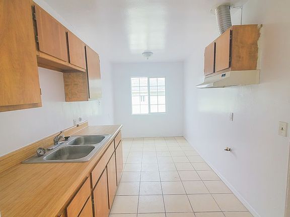 4th image of 532 S Flower St APT 4