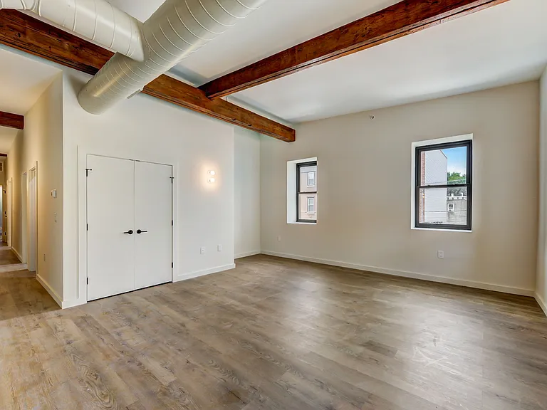 619 N 35th St #201 — Photo 4