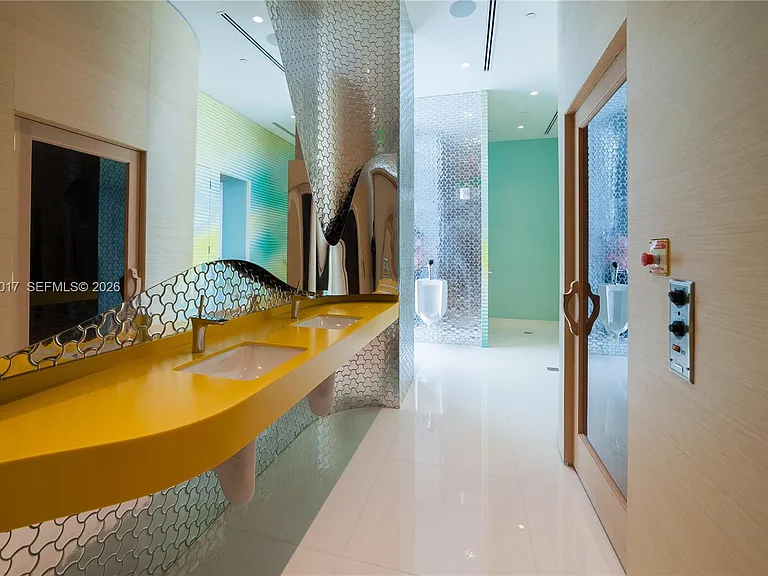 501 NE 31st St #Penthouse 4402 — Photo 34