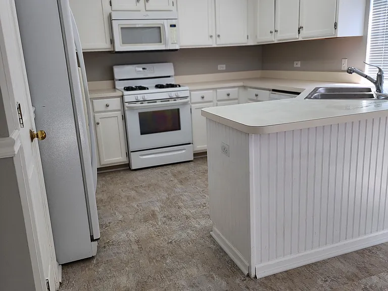 1131 Chesapeake Blvd — Photo 5
