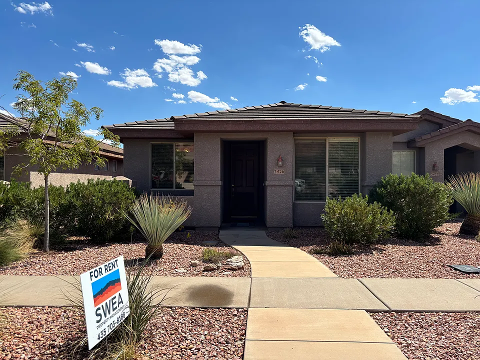 3426 E Hidden Springs Dr