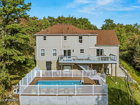 3rd image of 318 Mountain Top Lake Rd
