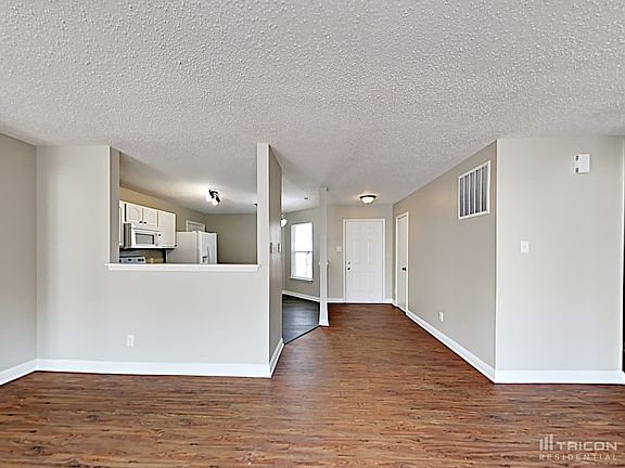 4th image of 3340 Summer Breeze Cir