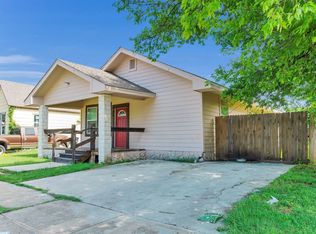1315 E Arlington Ave, Fort Worth, TX 76104