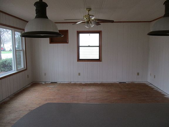 3rd image of 421 S Church St