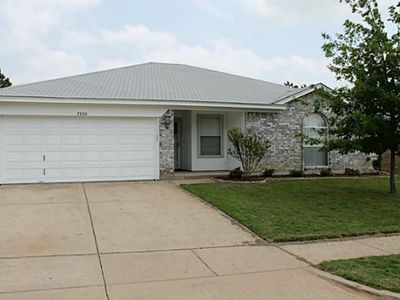 7225 Royal Oak Dr, Benbrook, TX, 76126