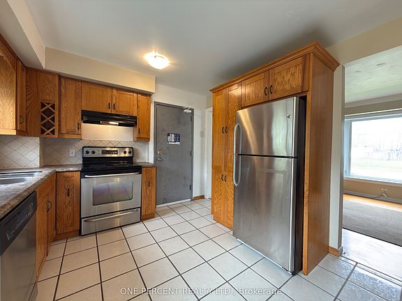 5th image of 99 Louth St