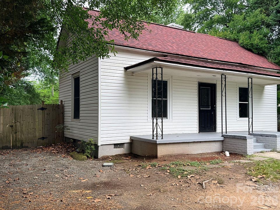 1st image of 305 N Poplar St