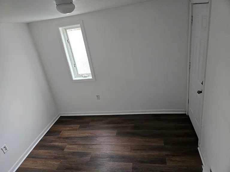 1314 W 3rd St — Photo 13