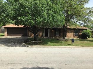 18 Cole Cir, Krum, TX 76249