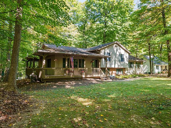 3rd image of 2376 Apple Valley Dr
