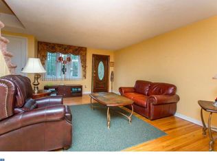 1163 Oakwood Dr, Glenolden, PA 19036