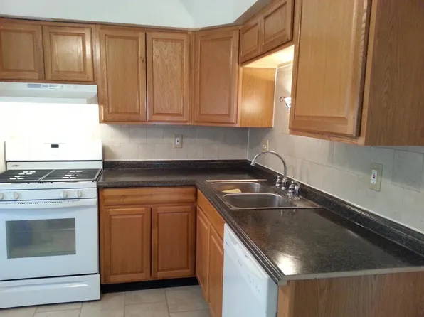 11204 Liana Ln, Saint Ann, MO 63074